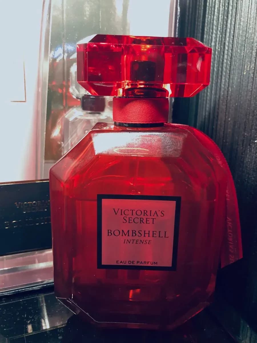 VictoriaSecret Bombshell intense  30 ML
