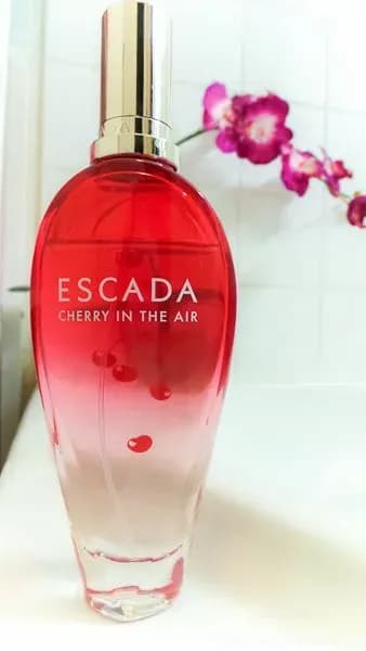 (Cherry in the Air Escada ( 30 ML